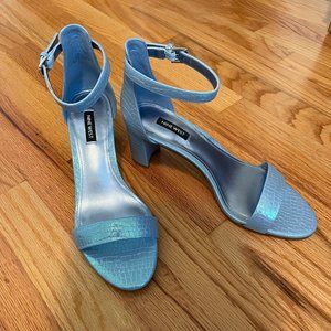 NEW Nine West Pruce Ankle Strap Block Heel Sandals - Light Blue Embossed Lizard